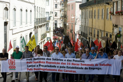 AS 35 HORAS DEVEM SER PARA TODOS NA ADMINISTRAÇÃO PÚBLICA!