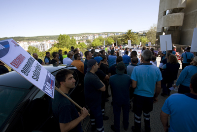 TRABALHADORES DA EGF EXIGEM AUMENTOS SALARIAIS