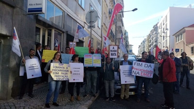 COMBATE À PRECARIEDADE TEM QUE COMEÇAR PELO GOVERNO