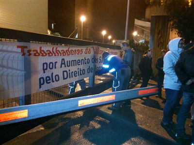 TRABALHADORES DA VALORSUL EM GREVE