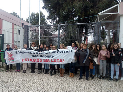 TRABALHADORES DA ESCOLA BÁSICA DE MARVILA EXIGEM REFORÇO DE PESSOAL NÃO DOCENTE!