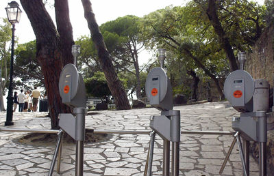 TRABALHADORES DO CASTELO DE SÃO JORGE EM GREVE AO TRABALHO EXTRAORDINÁRIO