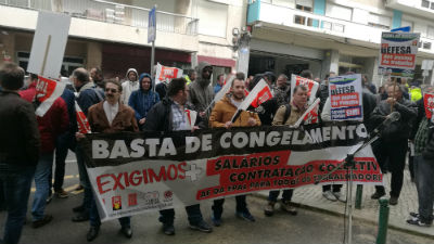 PROTESTO JUNTO À SEDE DA ÁGUAS DE PORTUGAL